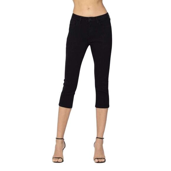 Judy Blue Mid Rise Black Denim Capri Fit Stretch Jeans Women's Size 13/31‎ - Picture 1 of 8